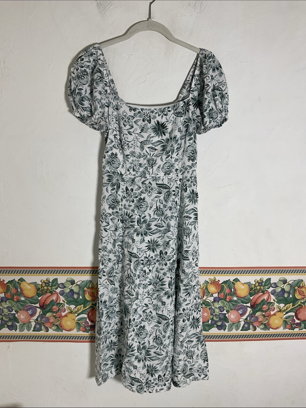 Francesca’s Mi Ami Tabitha Green Floral Puff Sleeve Midi Dress Size S